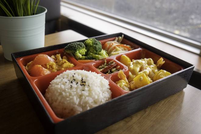 No.16 Thai Style Mango Shirmp w/rice combo