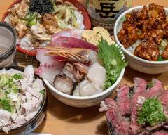 海鮮丼専門 島出身の料理人が作る海鮮丼～あ�んごさく～ Bowl of rice topped with sashimi ＆Meat bowl