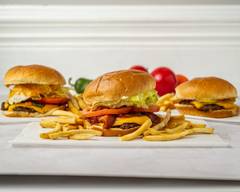 Moo & Bun Burgers (9640 South Tryon Street)