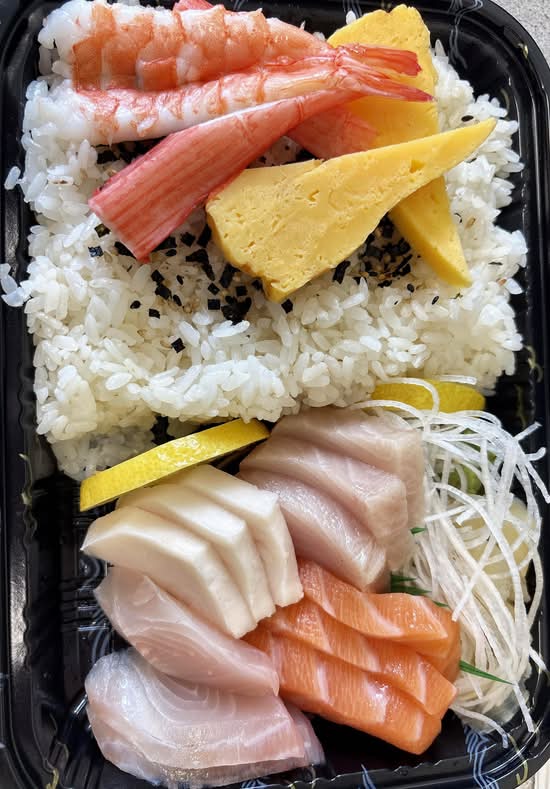 Chirashi (15 pcs)