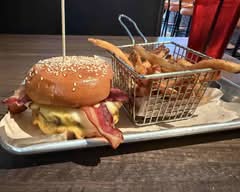 Gritty McDuff's- Auburn (68 Main Street)