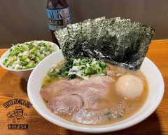 神楽坂家系ラーメン モンタナ Kagurazaka iekei ramen MONTANA