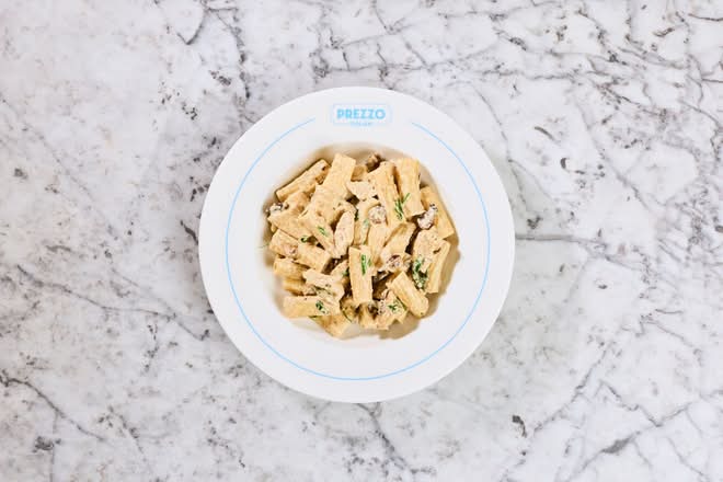 Chicken, Mushroom & Garlic Rigatoni