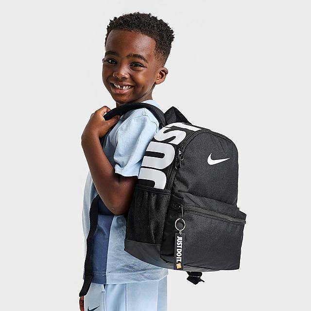 Nike Brasilia Jdi Mini Kids Backpack 11L (black & white)