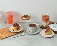 LO BI CAFÉ KMU 陋皕咖啡