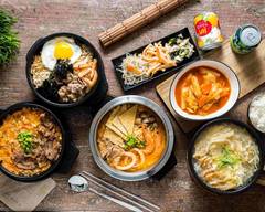 韓式小吃 泡菜鍋 辣牛肉湯飯 韓味海鮮湯麵