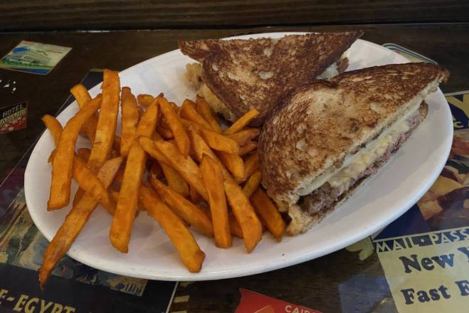 Order Rowdy Reuben Burger #26 food online from Lindburgers store, Jupiter on bringmethat.com