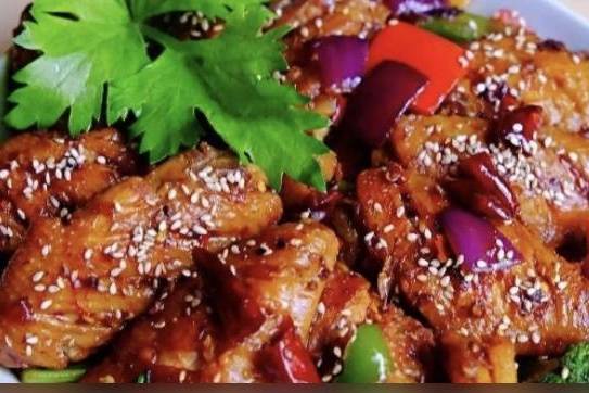 Hot and spicy chicken wings 叫花鸡翅