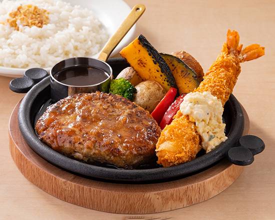 大人も子供も大満足🏳🌈ハンバーグ＆エビフライ弁当  Hamburger Steak & Fried Shrimp Bento Box