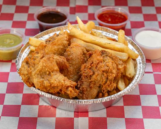 Chicken Wings with Fries
