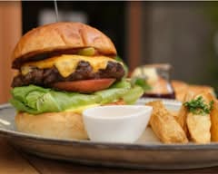 【ハンバーガーのお店】November