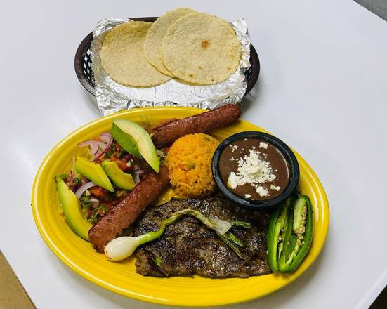 Steak with Rice, Beans, and Tortillas (Carne Azada Con Arroz, Frijoles Y Tortillas)