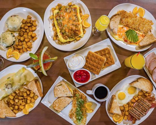 Breakfast Club by The Flats (Yorkton) (15b-275 Broadway Street East)
