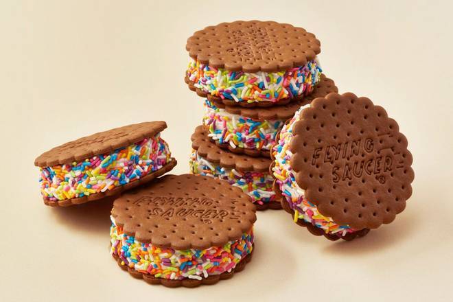 Deluxe Flying Saucers® (6-Pack)