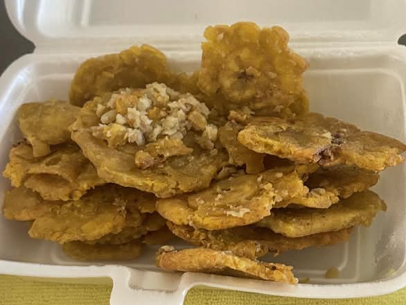 6. Tostones al ajillo