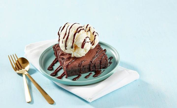 Double Chocolate Brownie w/ Ice Cream