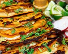 La Catrachita Food Truck (Columbus Blvd)