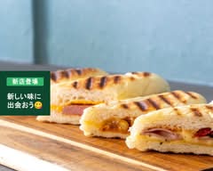 焼きたてパニーニとひんやりスイーツのお店FLUFFY