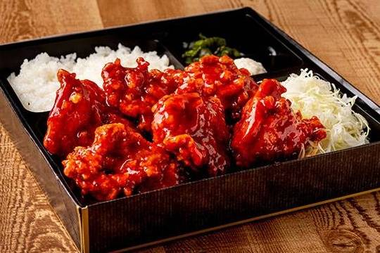 韓国風甘辛げんこつ唐揚げ弁当 6個 Korean-Style Sweet & Spicy Fried Chicken Bento Box (6 Pieces)