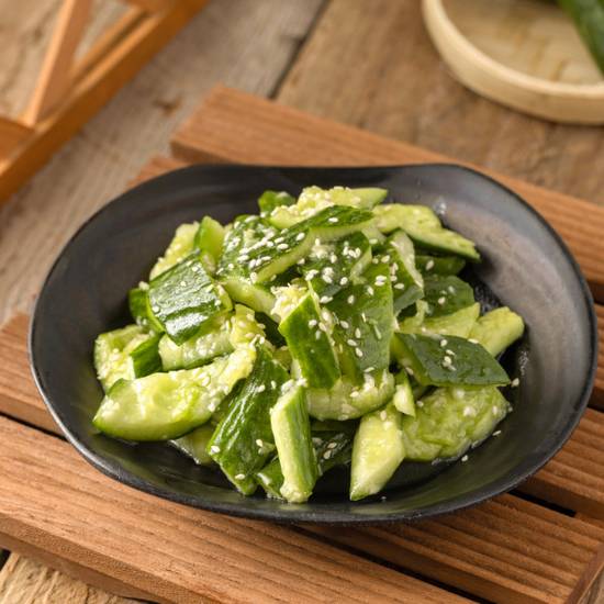 拍黄瓜 Cucumber Salad in Garlic Vinegar