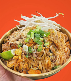 Smiling Thai Eats (614 18th Ave N)