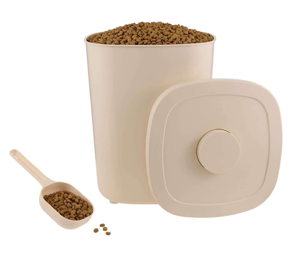 Whisker City® Food Storage Container & Scoop (Color: Cream, Size: 14.5 Qt)