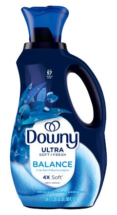 Downy Ultra Soft Fabric Softener Liquid 138 Loads, Crisp Rain-Blue Eucalyptus (38 fl oz)