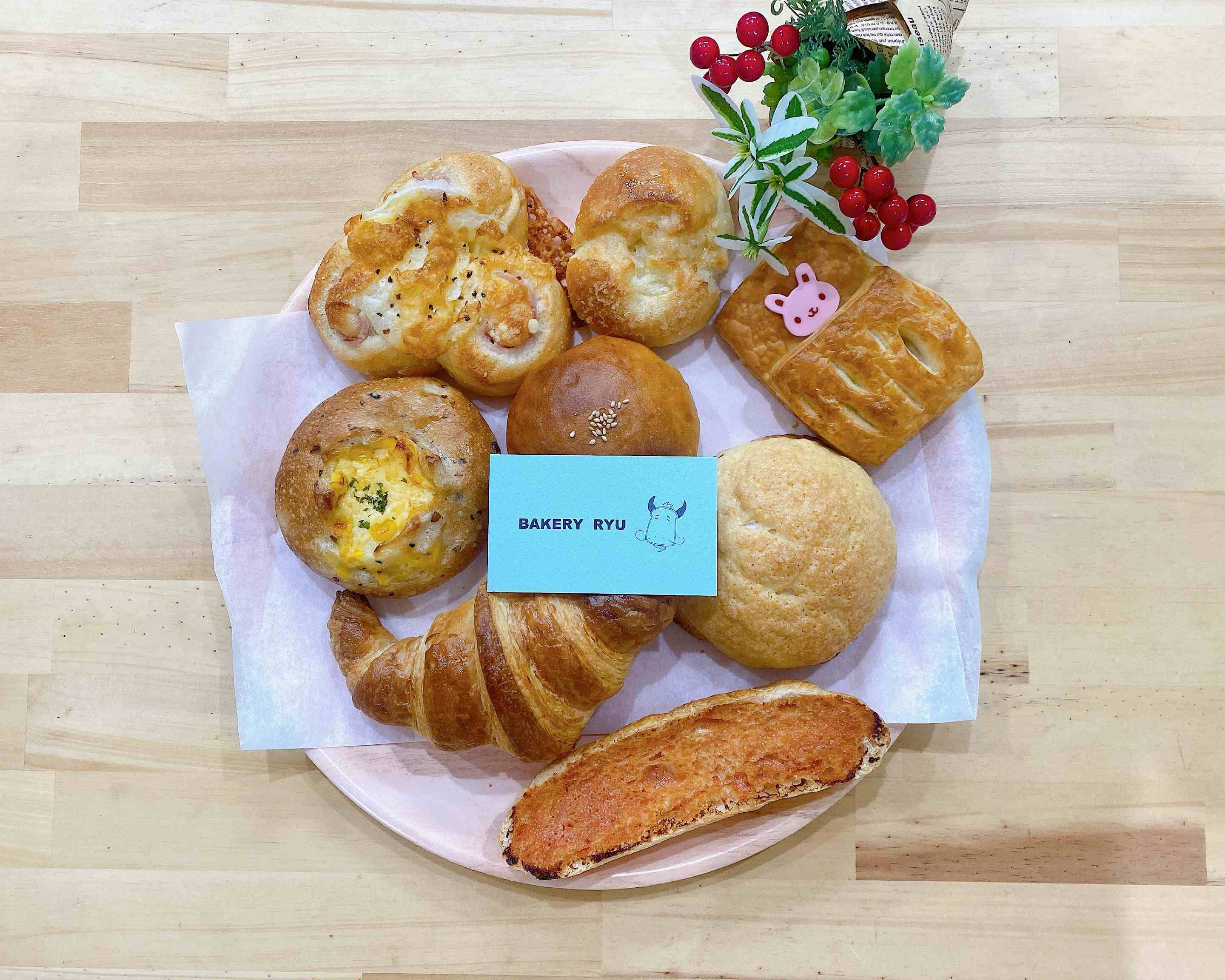 ベーカリーリュウ BAKERY RYUのメニューを配達 Uber Eats