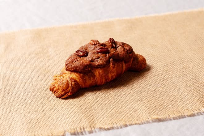 Gingerbread Pecan Crookie