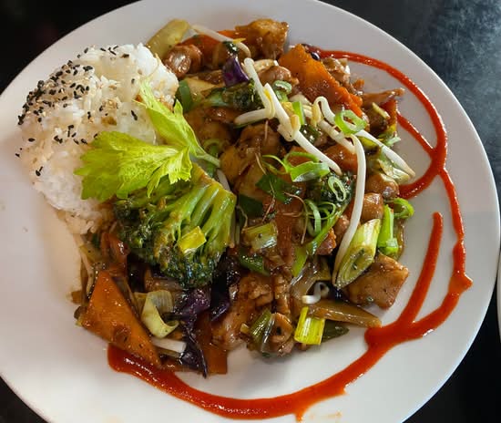 Wok Poulet et Légumes Sautés