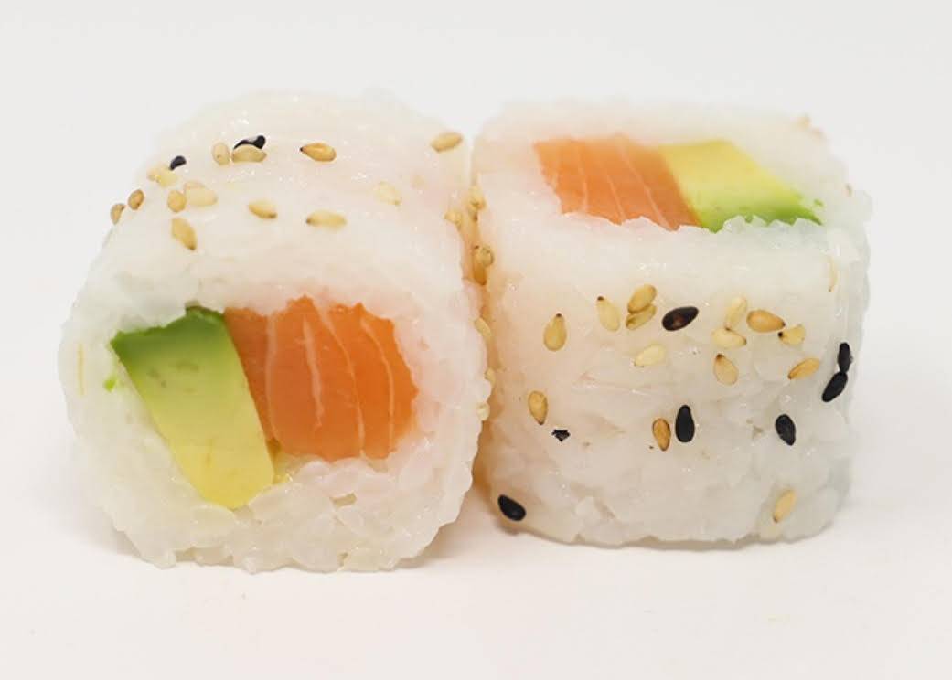 61- Roll sans algues saumon avocat sésame