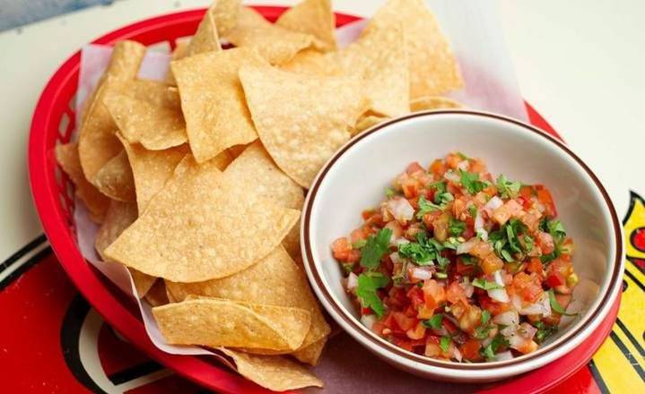 Chips & Salsa Fresca