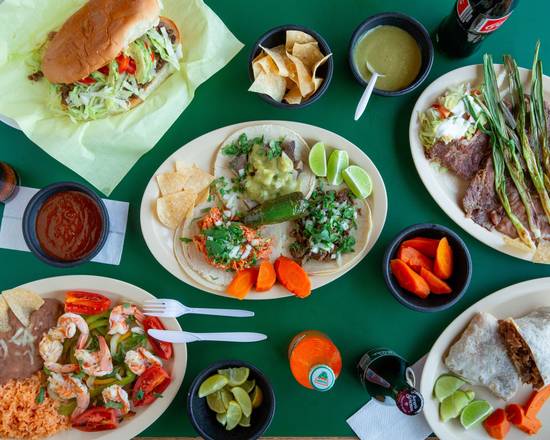 Pacos Tacos