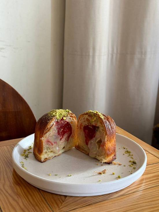 Bombe Pistachio & Berries