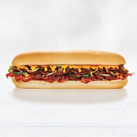 QUESO & BACON CHEESESTEAK - LARGE COMBO / CHEESESTEAK AU QUESO ET AU BACON - GRAND FORMAT