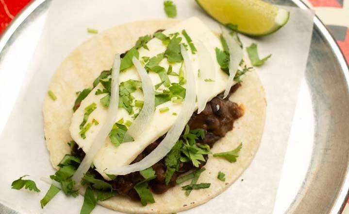 Frijoles y Panela Taco