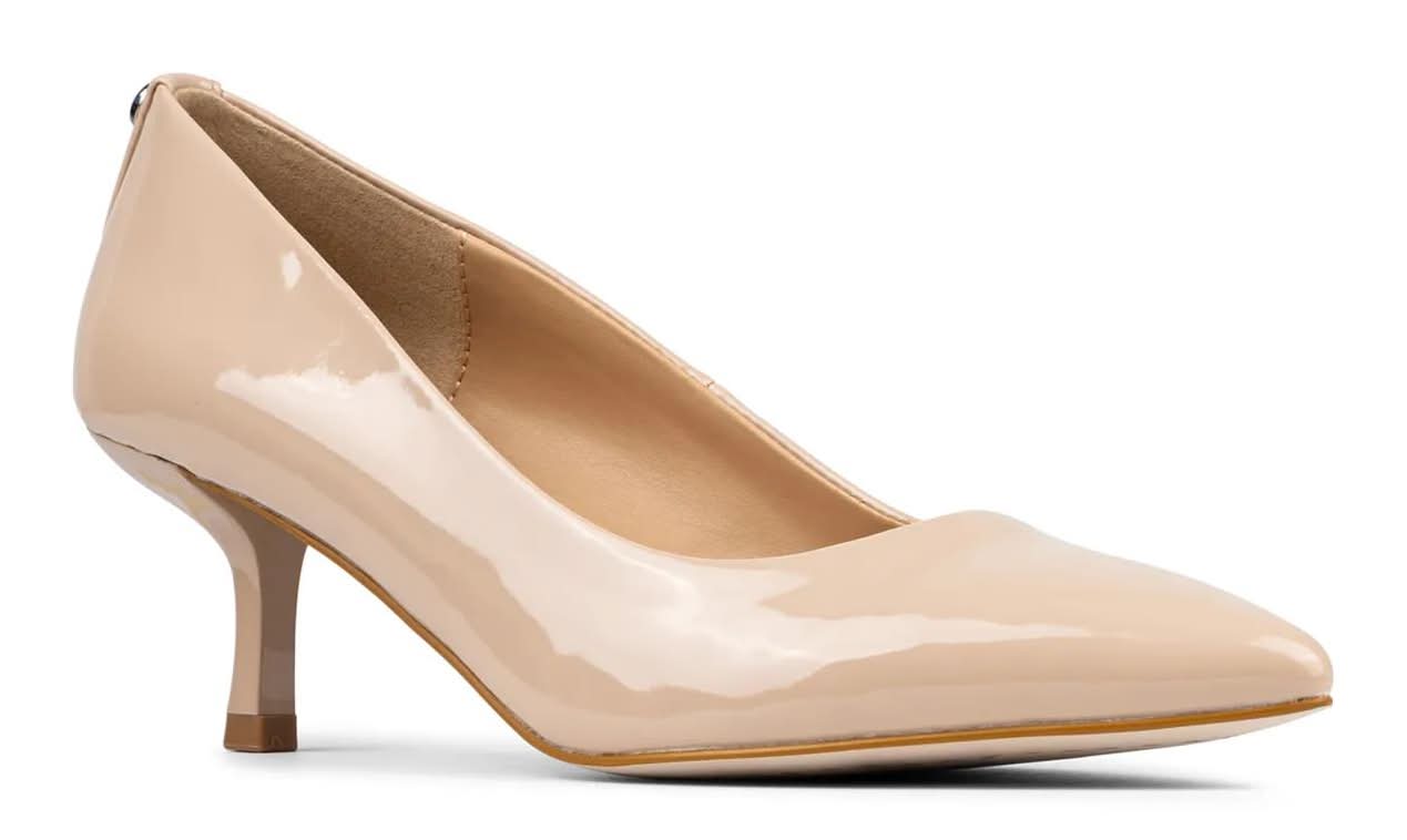 Donald Pliner Calibra Pump (SAND PATENT Medium - 7)