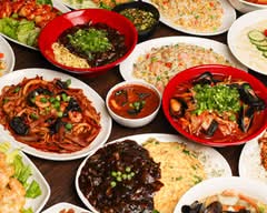 Kim's Noodle 킴스반점 · Eglington