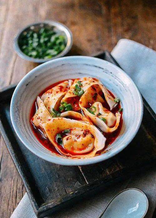 Chili Oil Dumplings (8Pcs) (Buy 1 Get 1 Free) 红油抄手(8Pcs)（买一送一）
