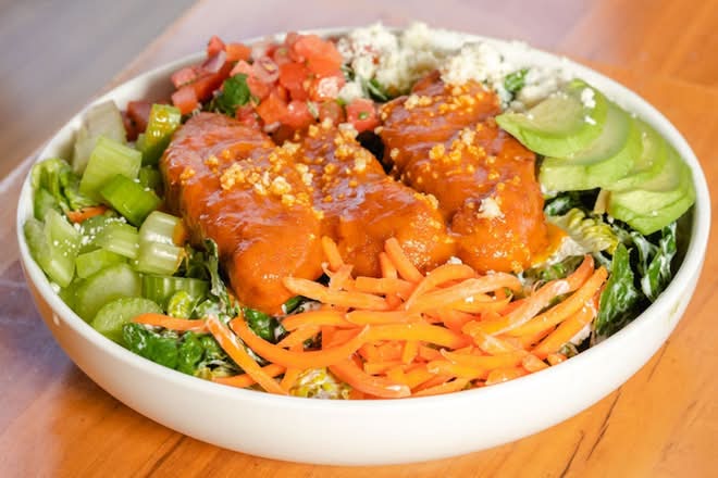 Buffalo Chik'n Salad