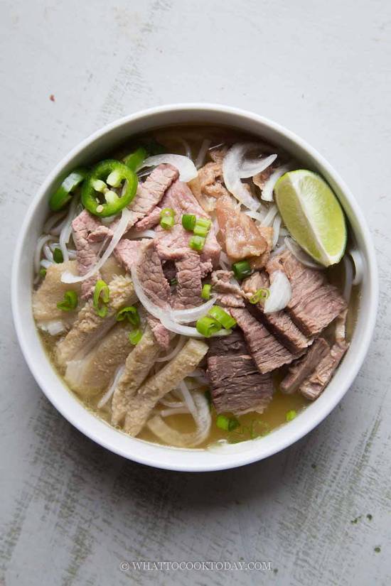 P1. Pho Dac Biet (Steak, Tendon, Tripe)