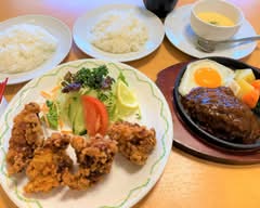 喫茶Peko:Re(ぺこり)