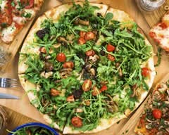 Holzhüttli Pizza Sevelen 🇨🇭