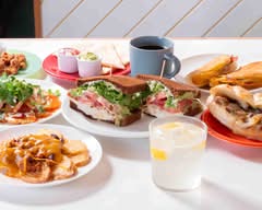 🥪サンドウィッチをご馳走に🥪SAKASALIGHT SANDWICHES  サカサライト  サンドウィッチーズ