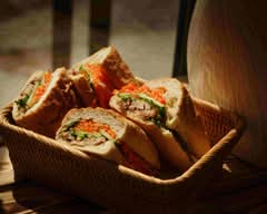 THE BASE  Bánh Mì Sandwich aus Vietnam