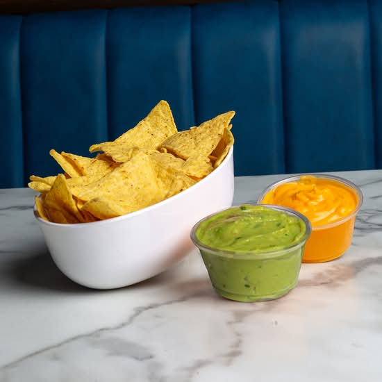 Nachos Cheddar et Guacamole