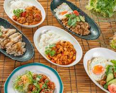 多國籍ダイ��ニング アジアンタイフーン International cuisine AsianTyphoon