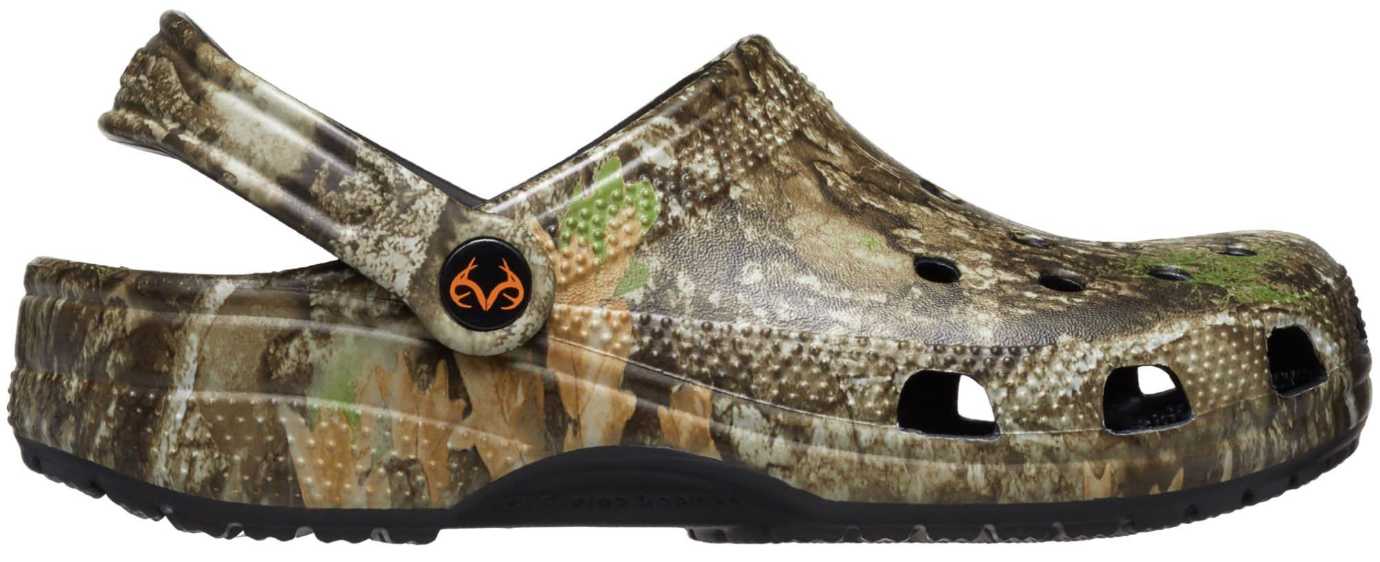 Crocs Classic Realtree APX Clogs (Realtree APX, M5.0/W7.0)