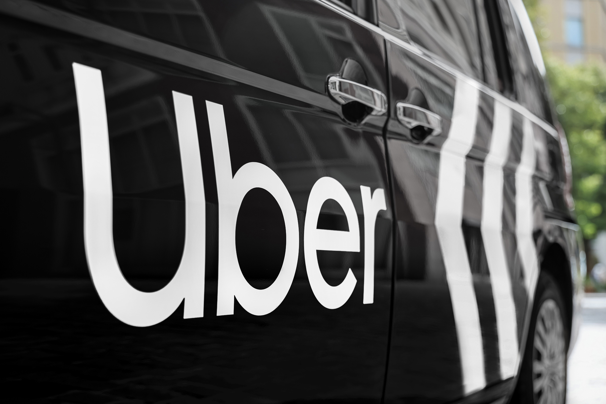 Uber Taxi、函館空港の新設「配車アプリのりば」で利用可能に