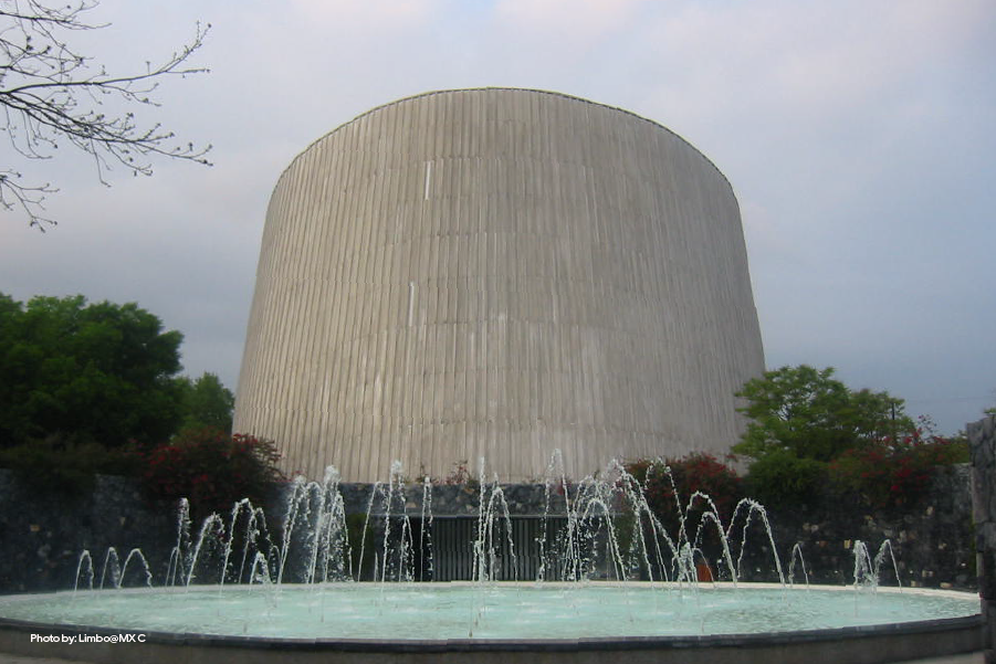 Fachada del planetario Alfa